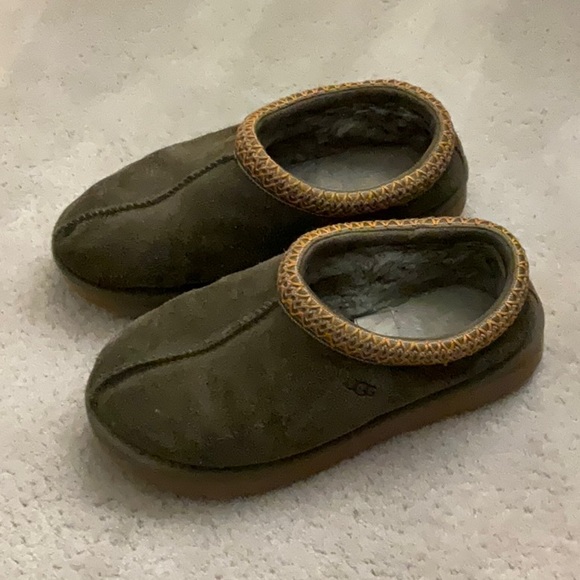 Ugg Tasman Slippers with comfort lining-1 - Picture 1 of 4